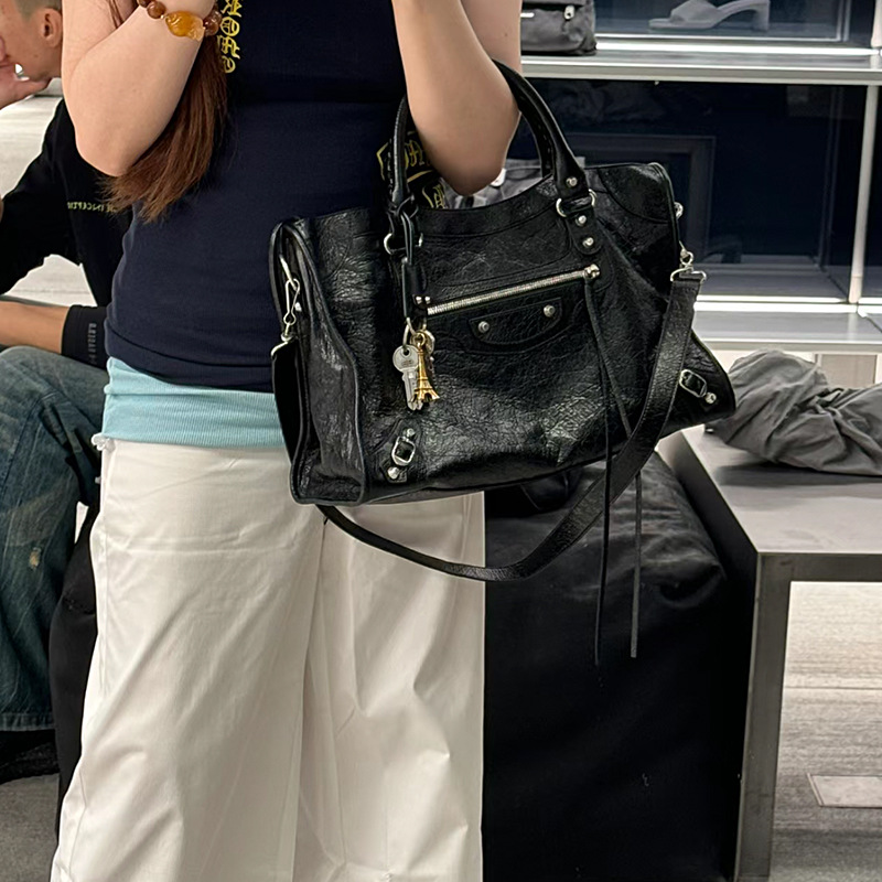 Bolsa Transversal Feminina Est - Leatherwork Rivets avaliação e preço
